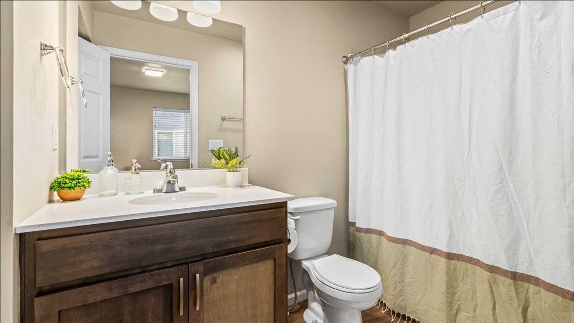 Waterloo Townhome: 105-187 Harvey Dr