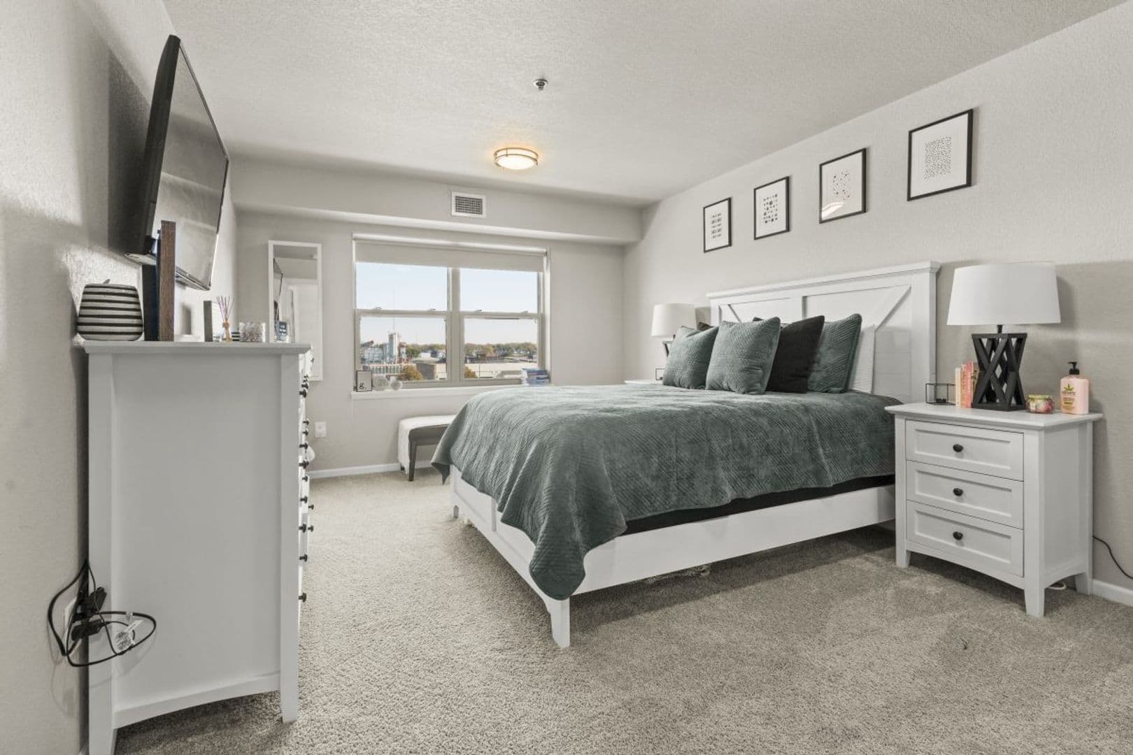 Waterloo Apartment: 45 W Jefferson Street
