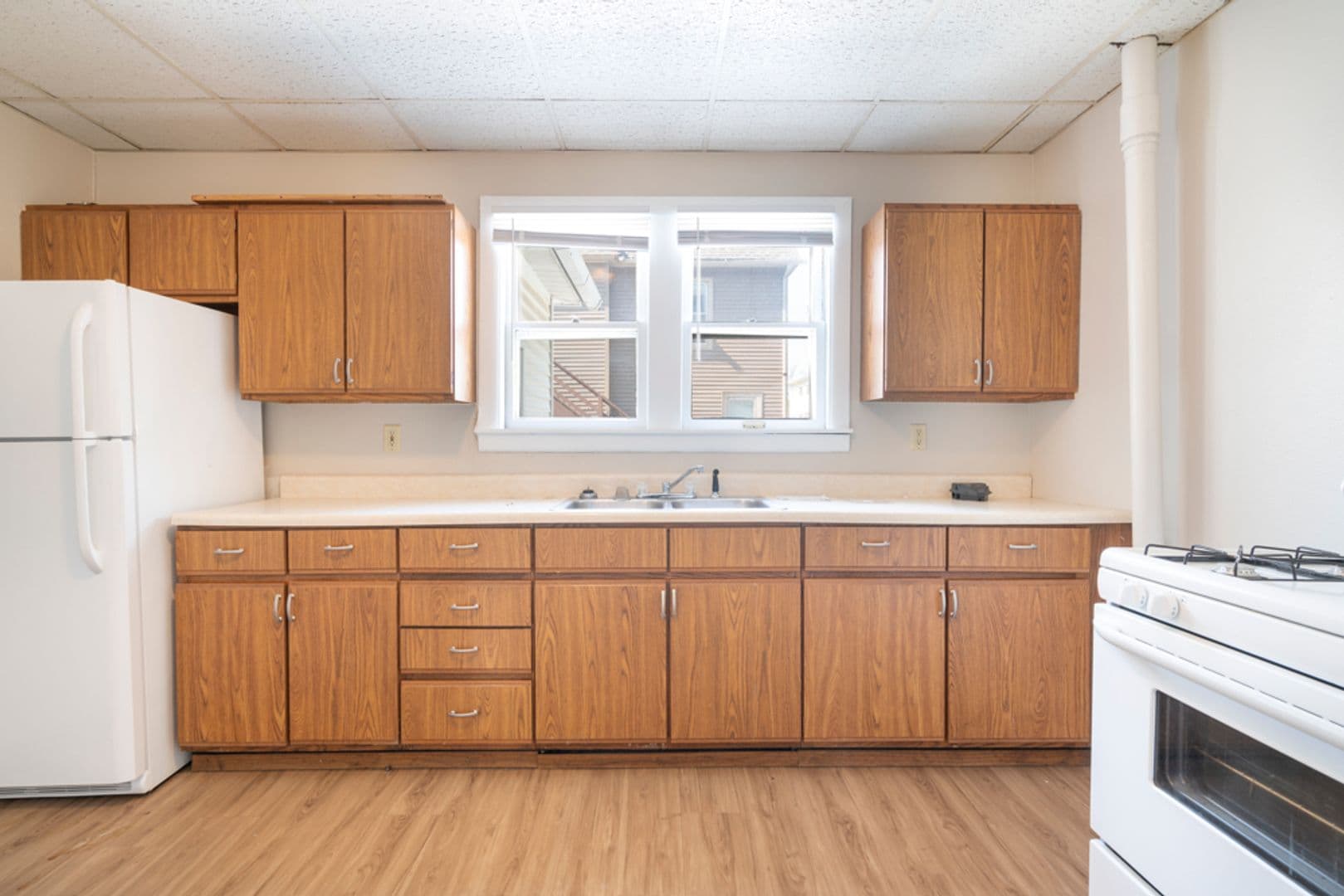 Cedar Falls Apartment: 2110 College St