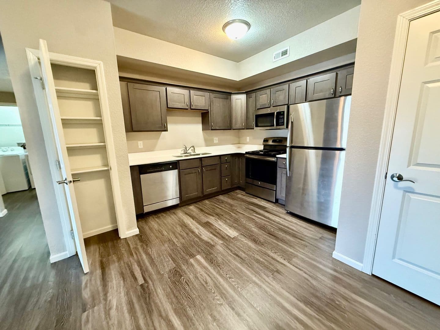 Waverly Apartment: 2113 4th Street SW