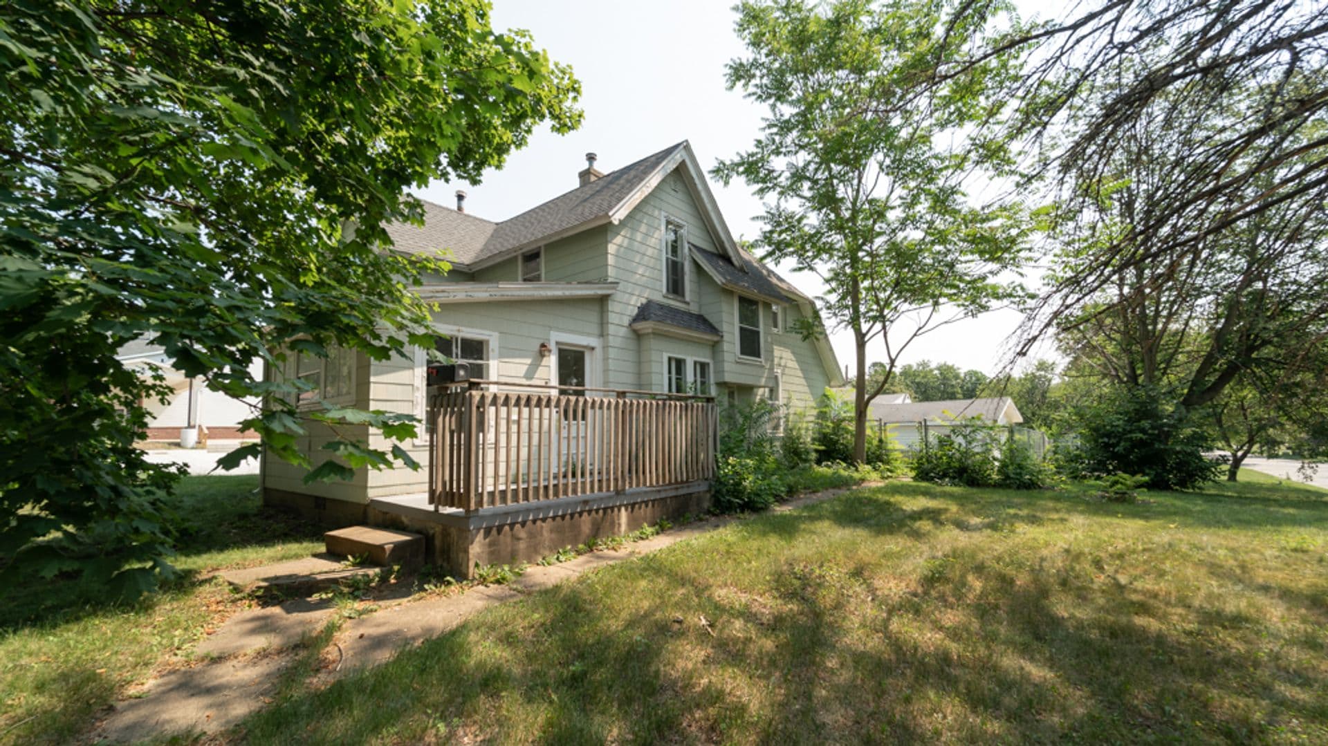 Cedar Falls House: 1322 Walnut St