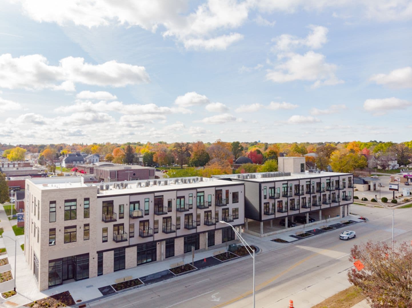 Cedar Falls Apartment: 200 W 1st St