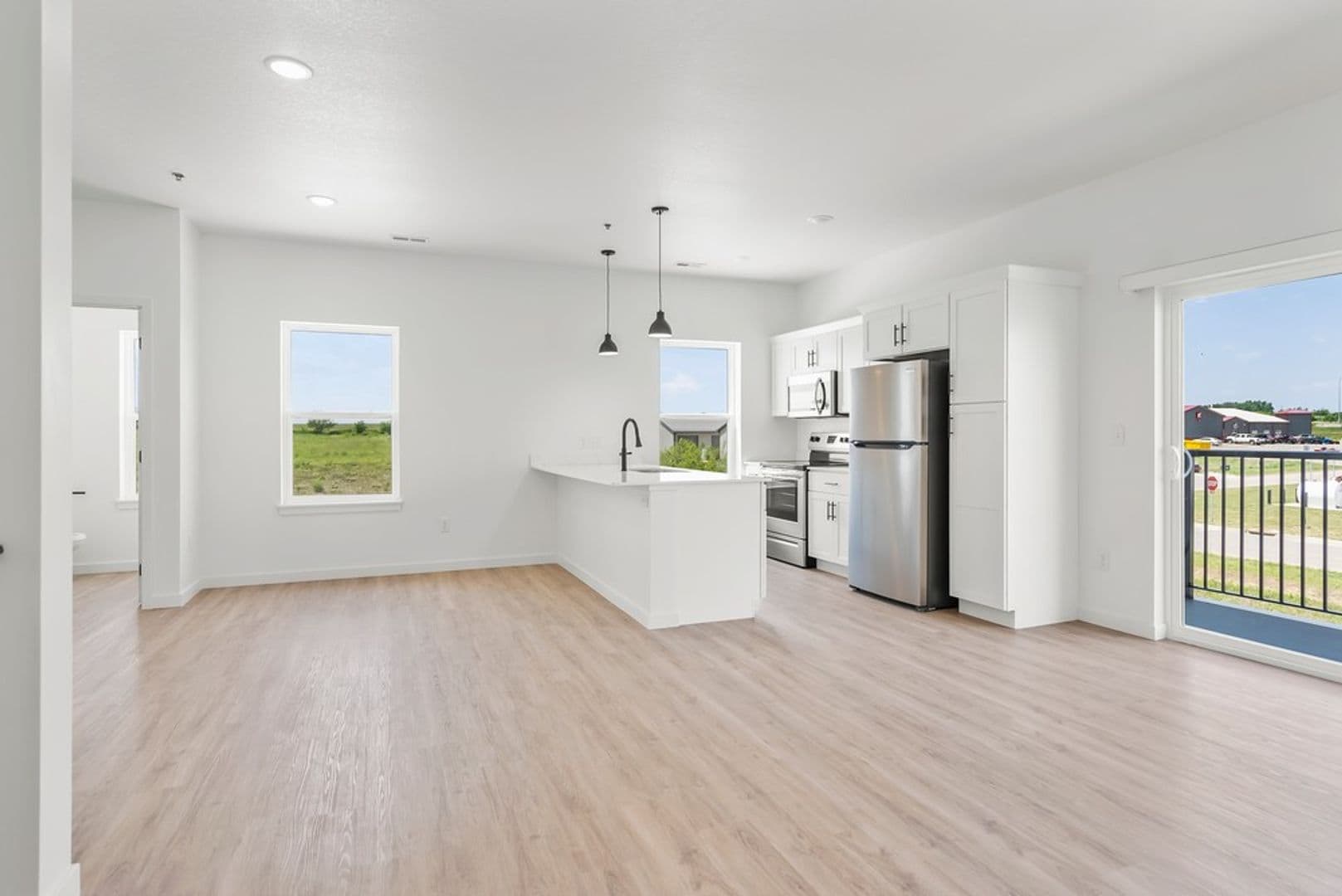 Garner Apartment: 895 W 8th St