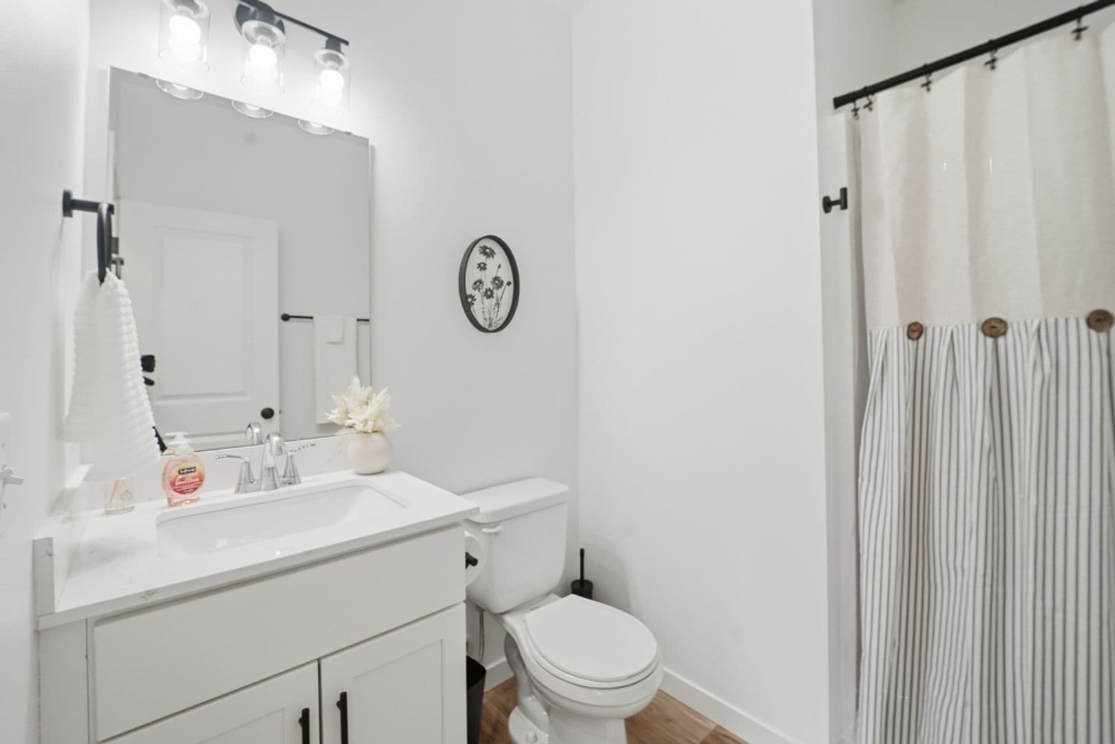 Cedar Falls Apartment: 402 Fast Ln