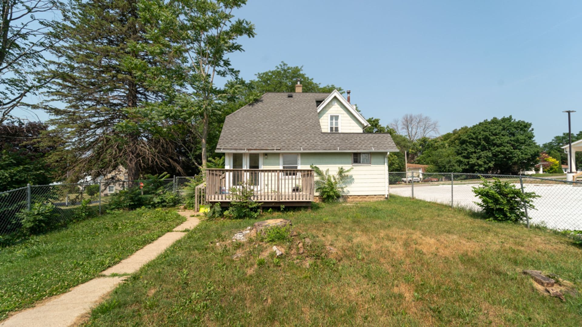 Cedar Falls House: 1322 Walnut St