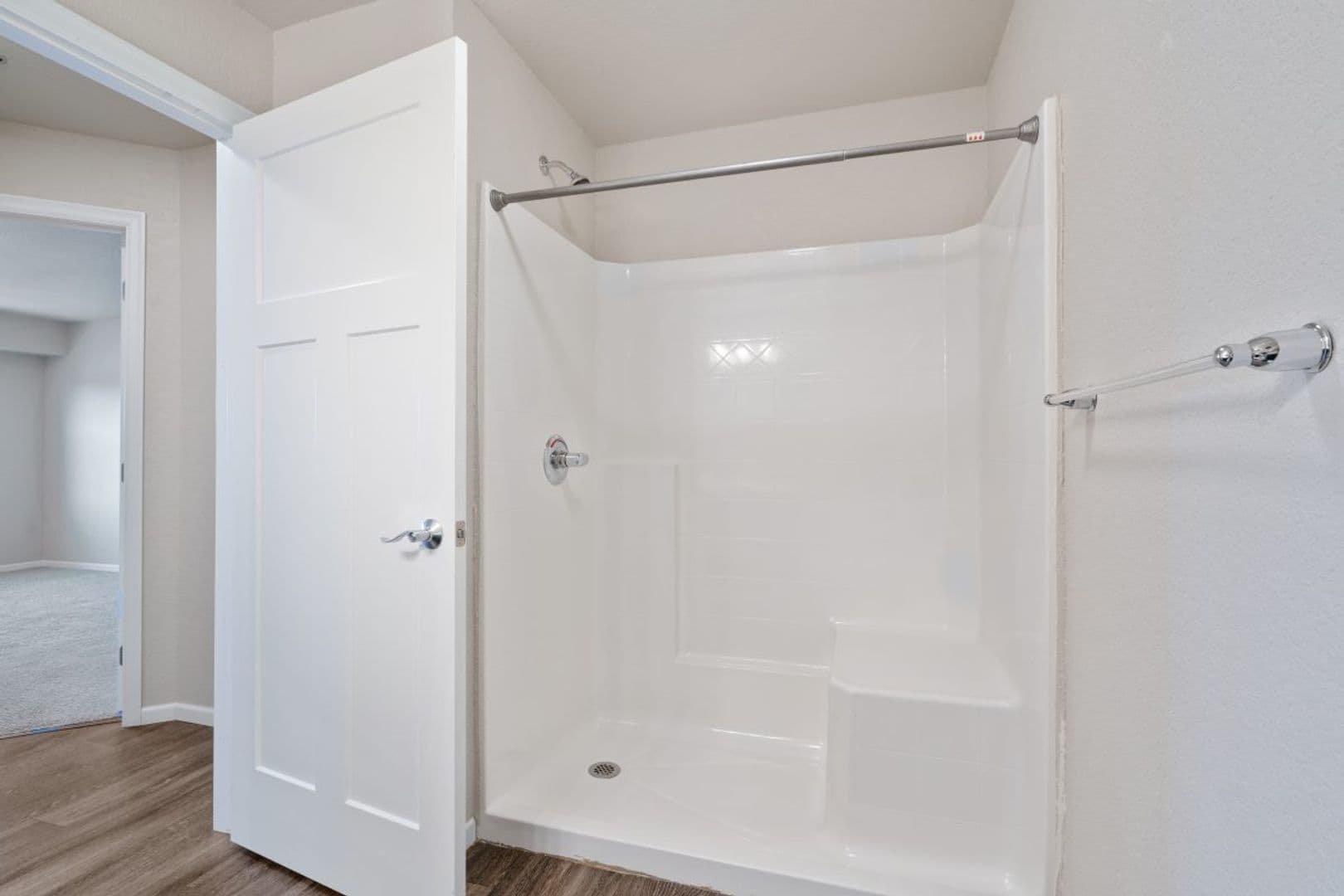 Waterloo Apartment: 45 W Jefferson Street