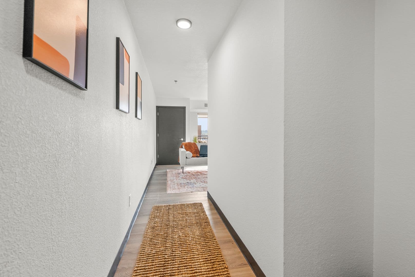 Waterloo Apartment: 21 W Jefferson Street