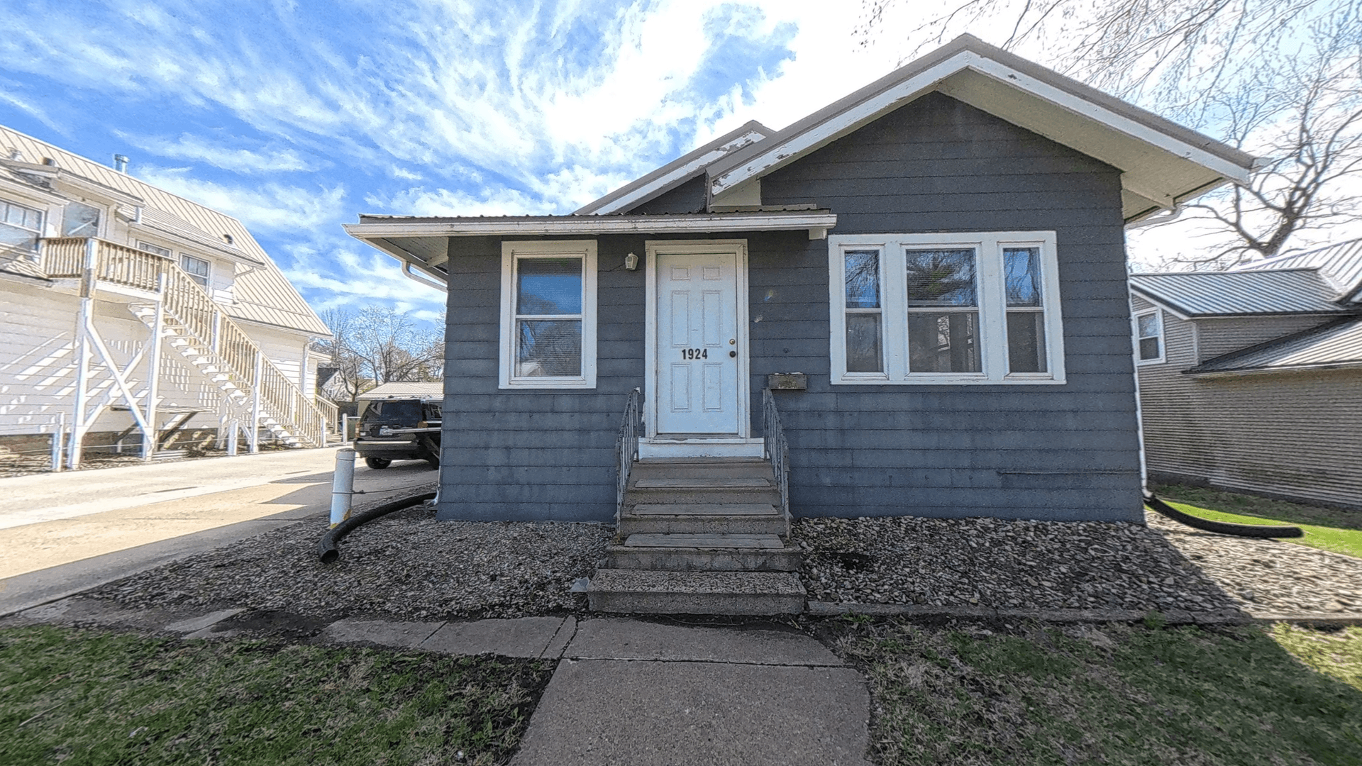 Cedar Falls House: 1924 Olive St