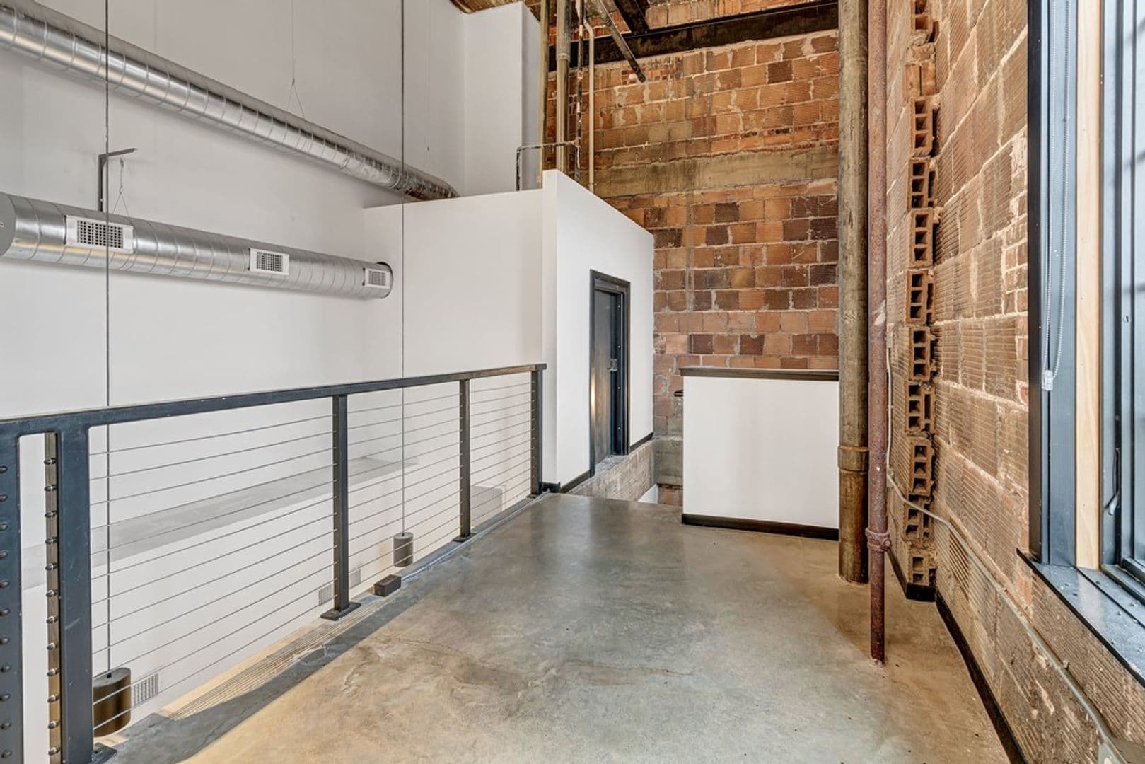 Waterloo Apartment: 325 E Park Avenue