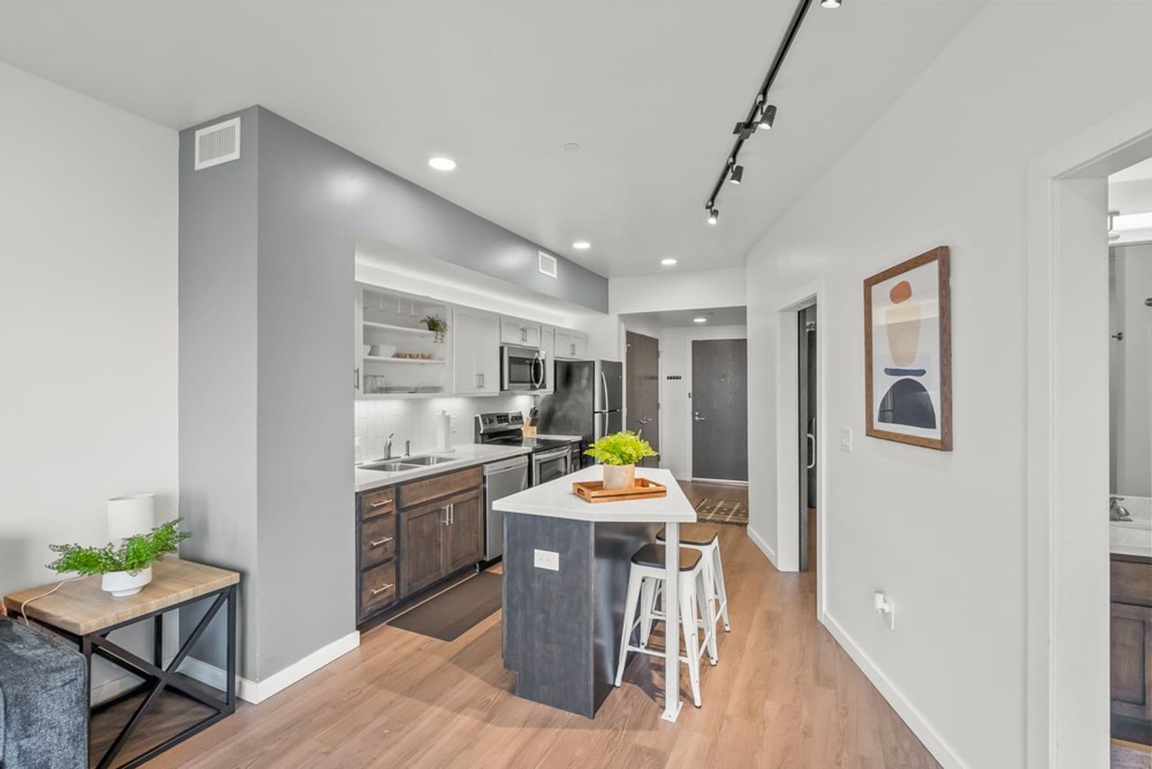 Waterloo Apartment: 335 Cedar Street