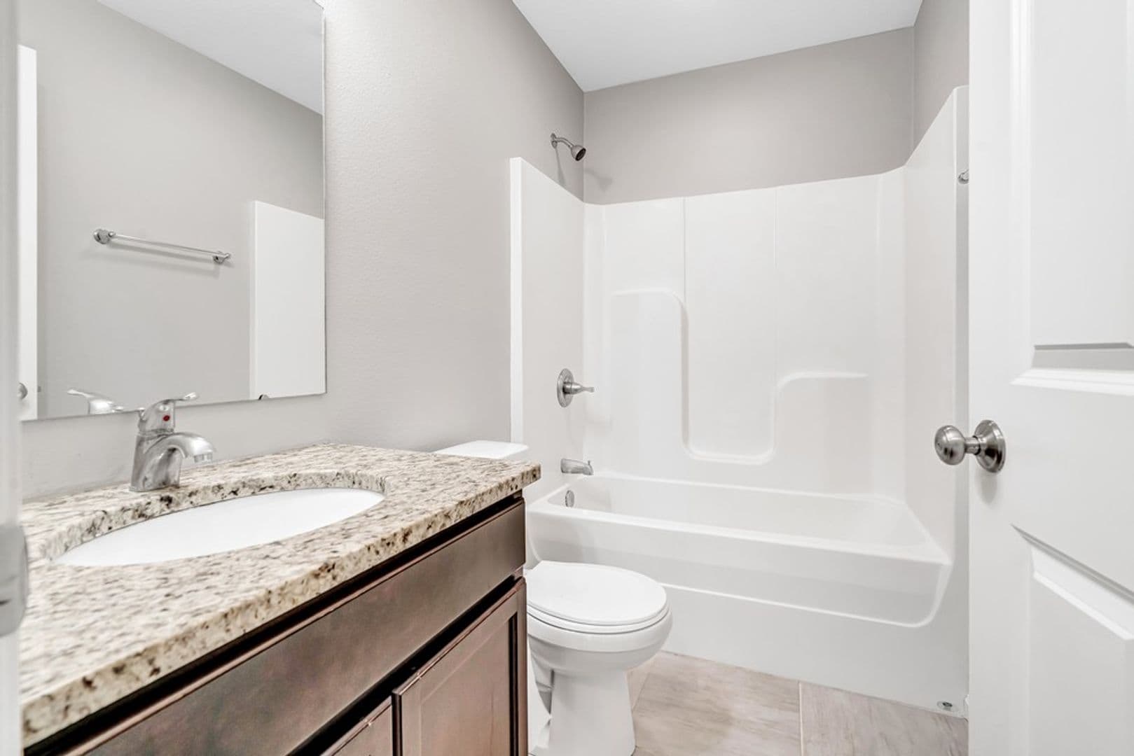 Waterloo House: 5814 Summerland Dr