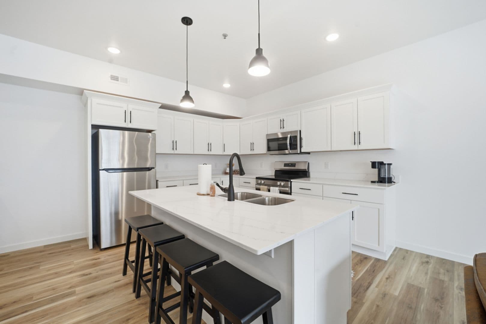 Cedar Falls Apartment: 402 Fast Ln