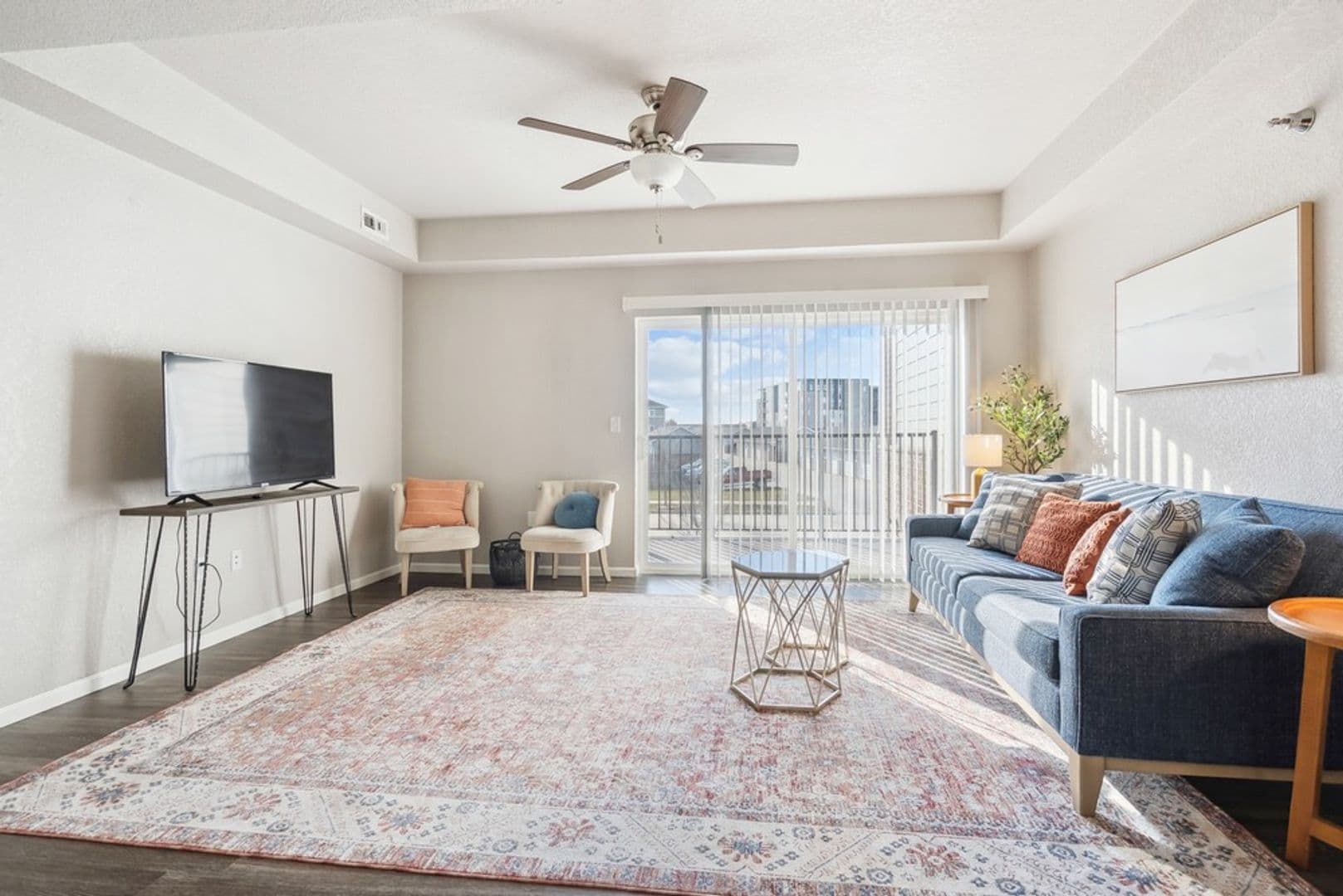 Cedar Falls Apartment: 1003 Bluegrass Cir