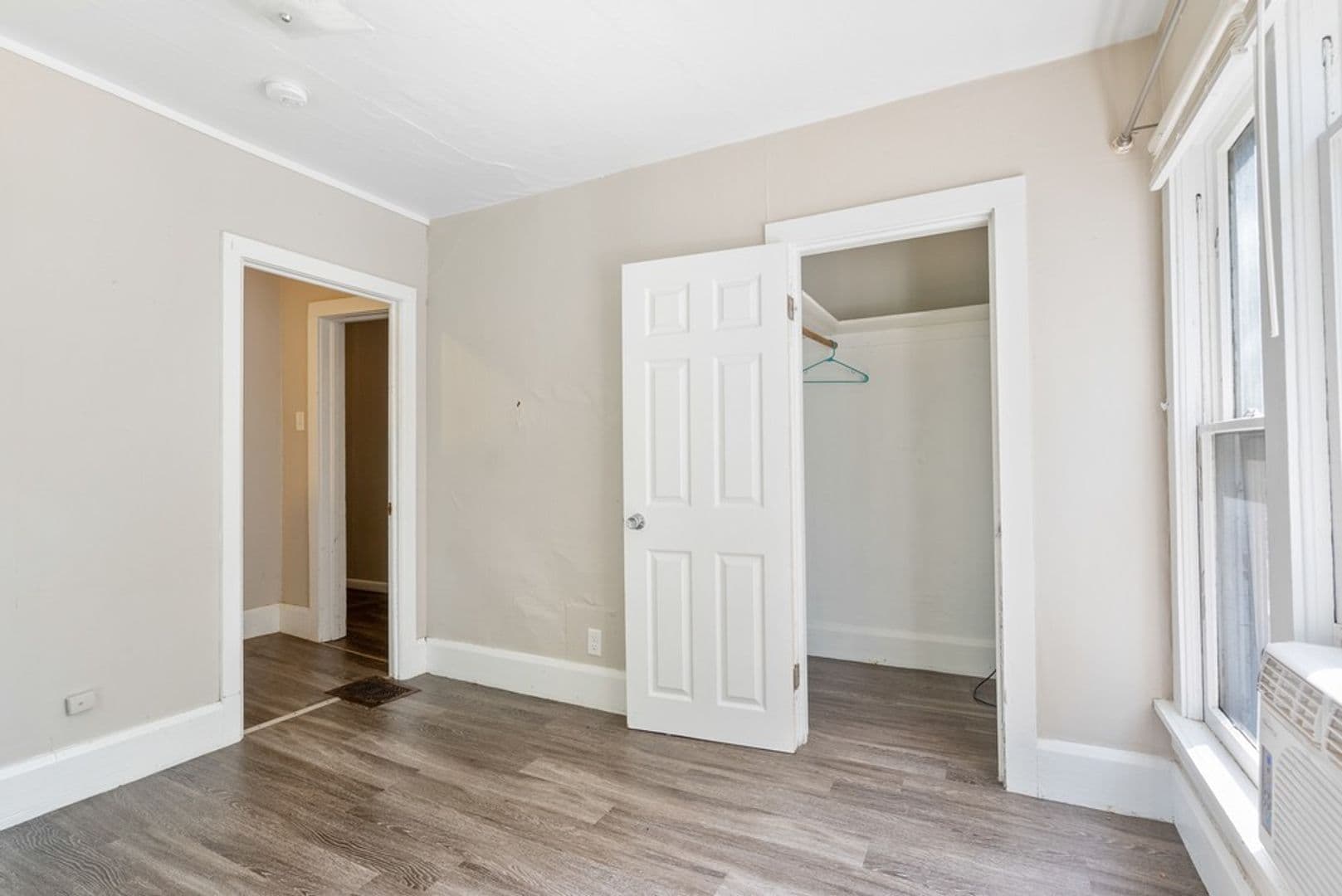 Cedar Falls Apartment: 1012 Clay St