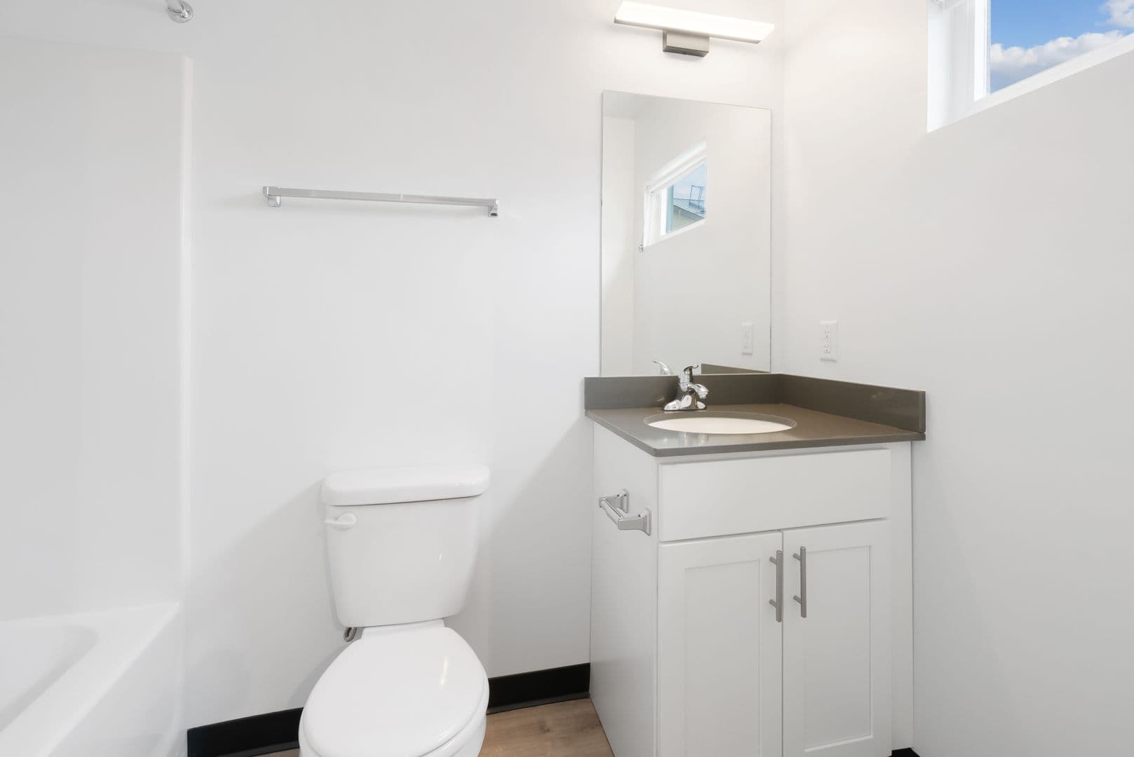Cedar Falls Apartment: 4711 University Ave
