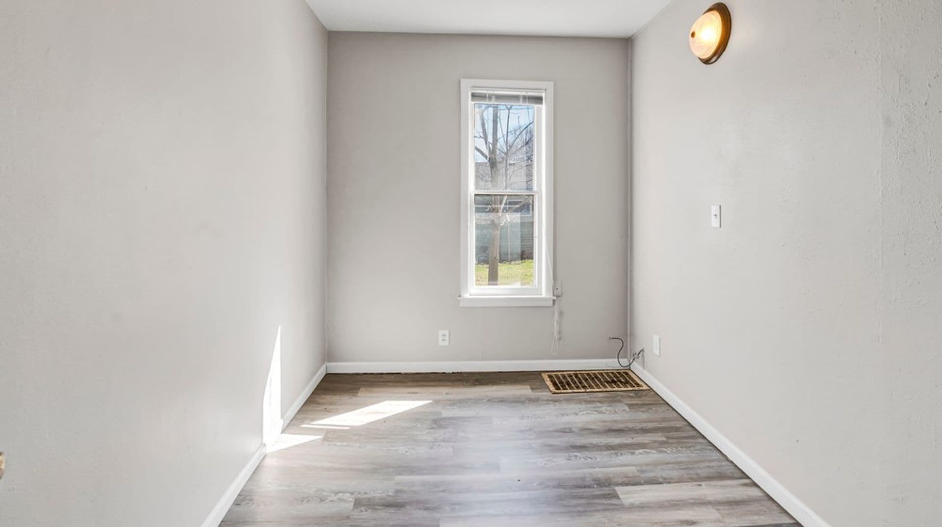 Cedar Falls Multiplex: 1315 State St Unit A