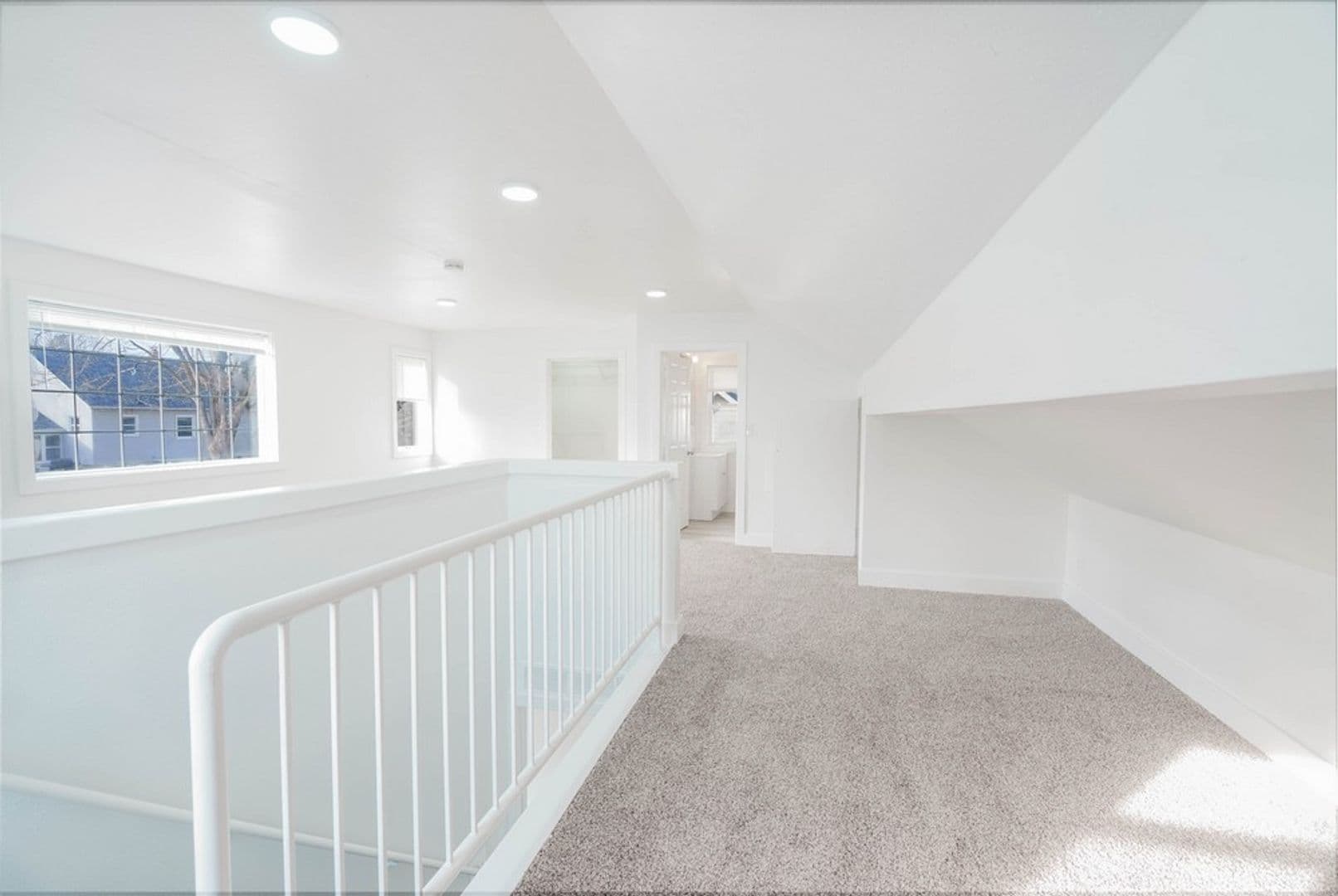Cedar Falls House: 2303 Main St