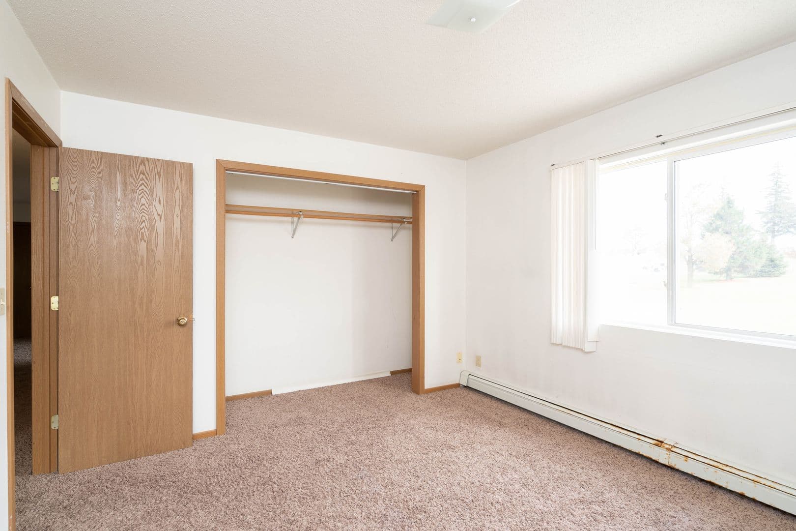 Calmar Apartment: 704 NICC Apt Dr