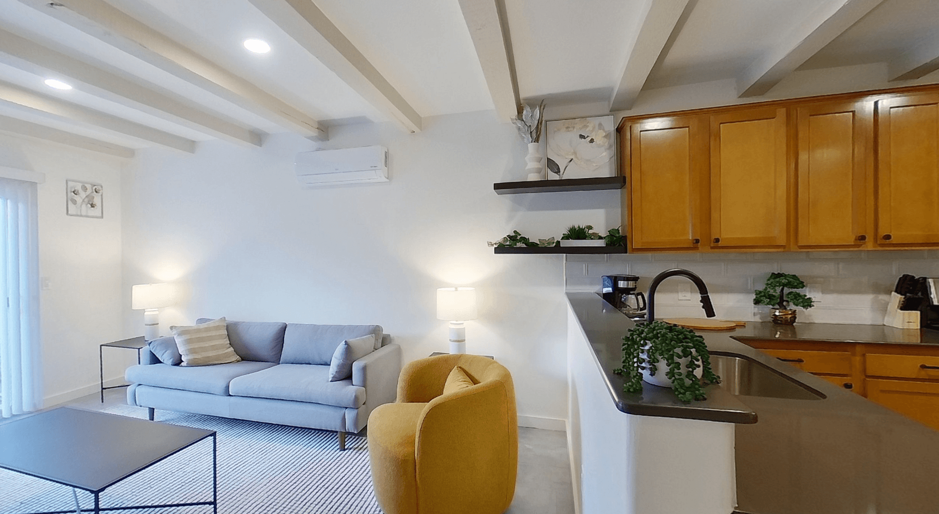 Albuquerque Apartment: 11930 Menaul BLVD NE