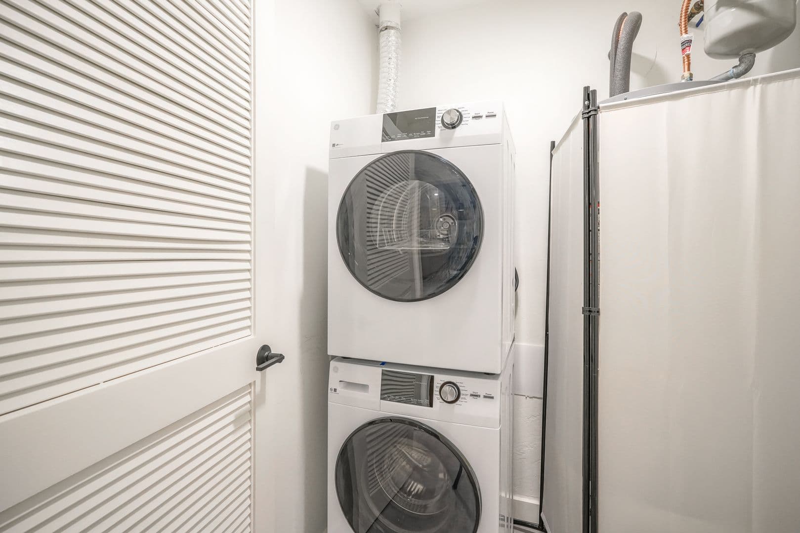 Albuquerque Apartment: 11930 Menaul BLVD NE
