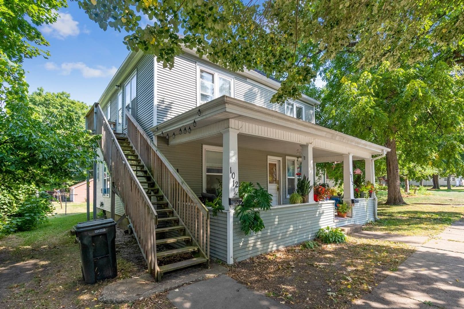 Cedar Falls Apartment: 1012 Clay St