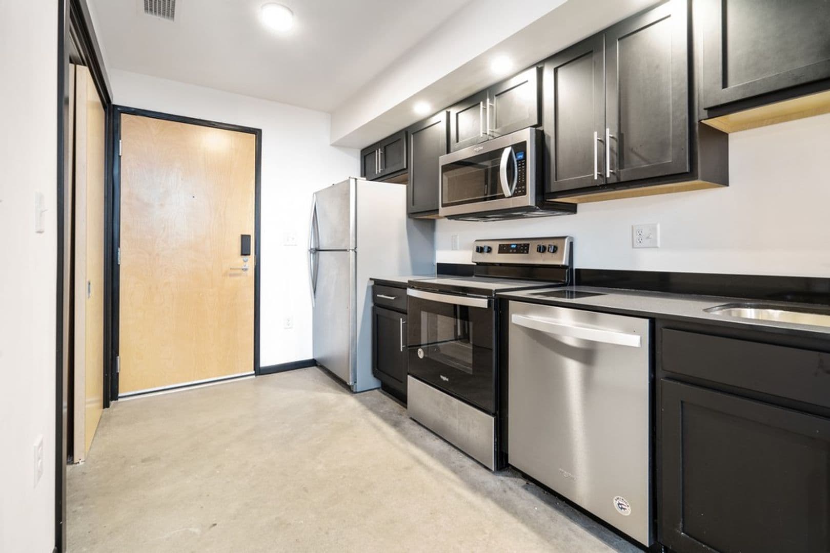 Waterloo Apartment: 325 E Park Avenue
