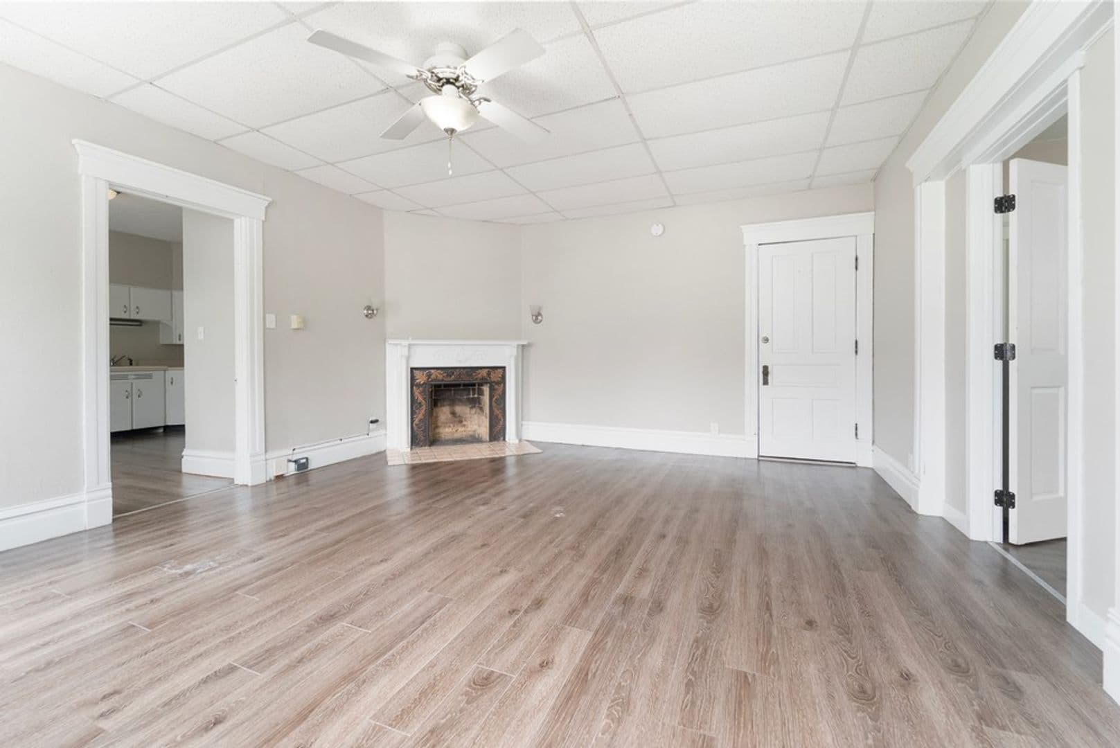 Cedar Falls Apartment: 1103 Main St