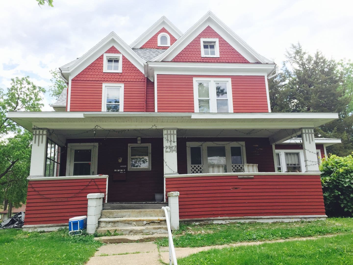 Cedar Falls Apartment: 2314 Walnut St