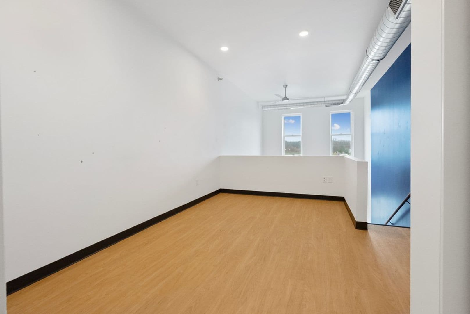 Cedar Falls Apartment: 100 E 2nd St