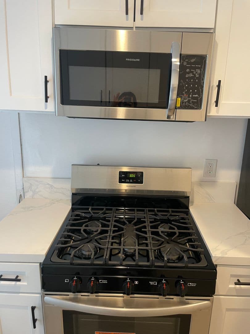 West Hollywood Apartment: 1250-1258 N. Orange Grove Avenue