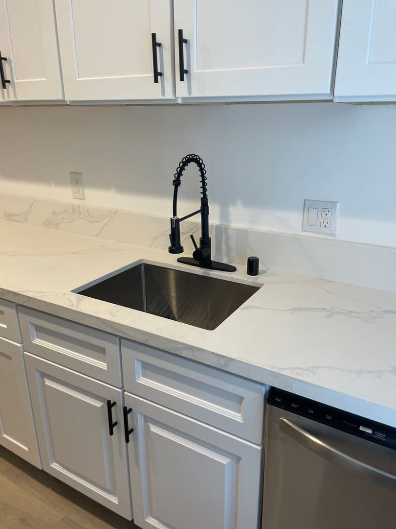 West Hollywood Apartment: 1250-1258 N. Orange Grove Avenue