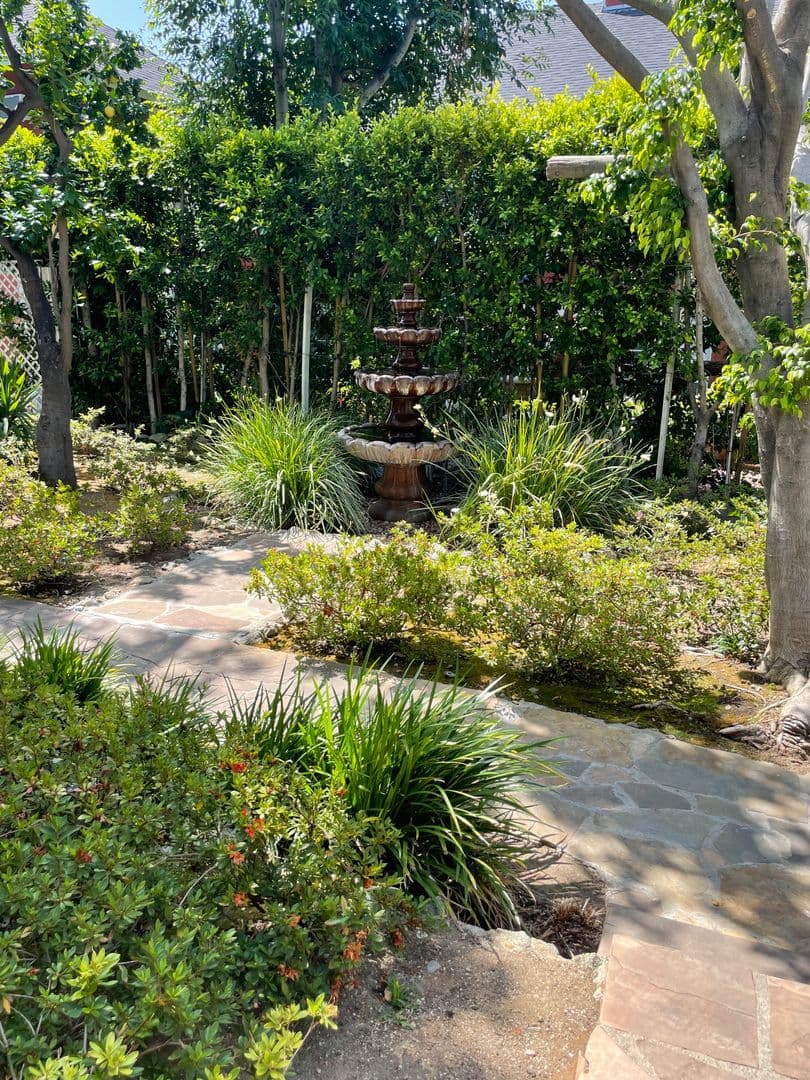 West Hollywood Apartment: 1250-1258 N. Orange Grove Avenue