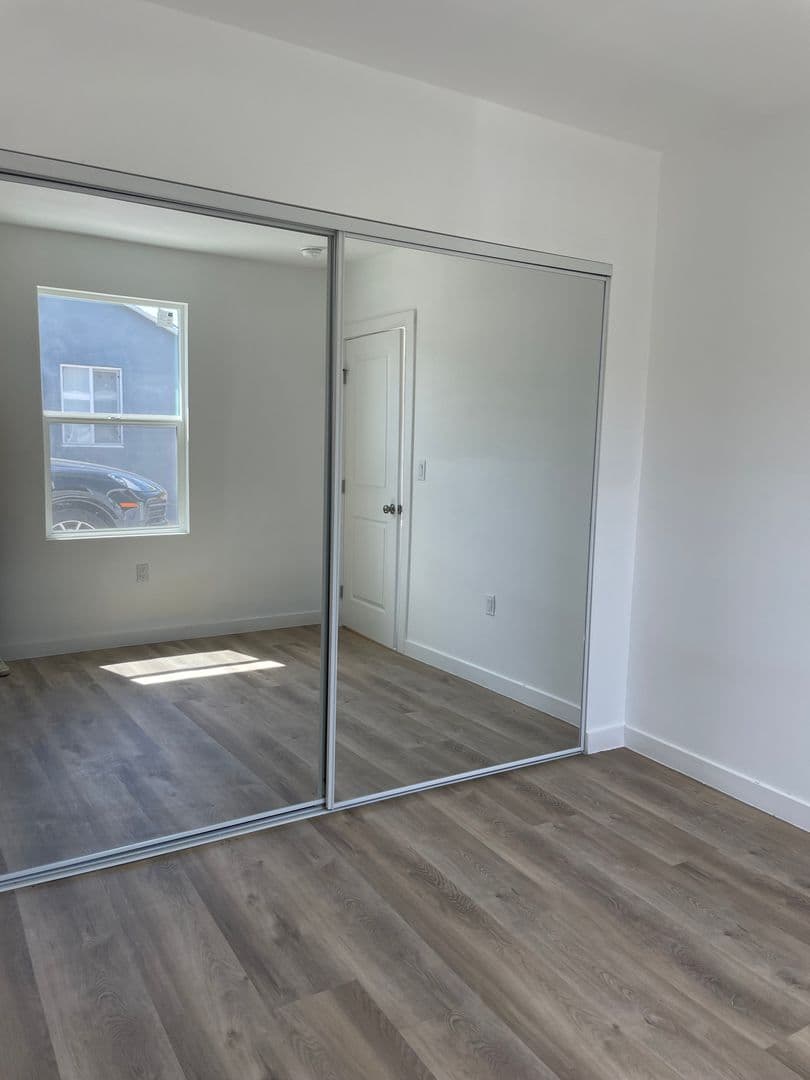 Los Angeles Apartment: 6623-6627 Kraft Avenue