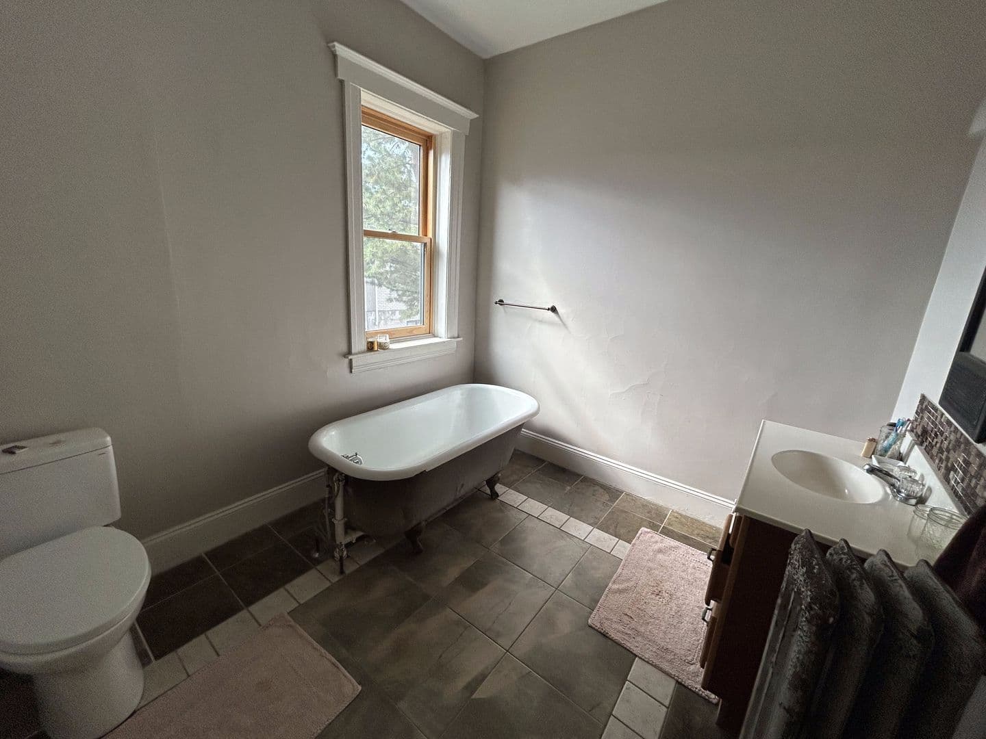 Detroit Apartment: 3951 2nd Ave