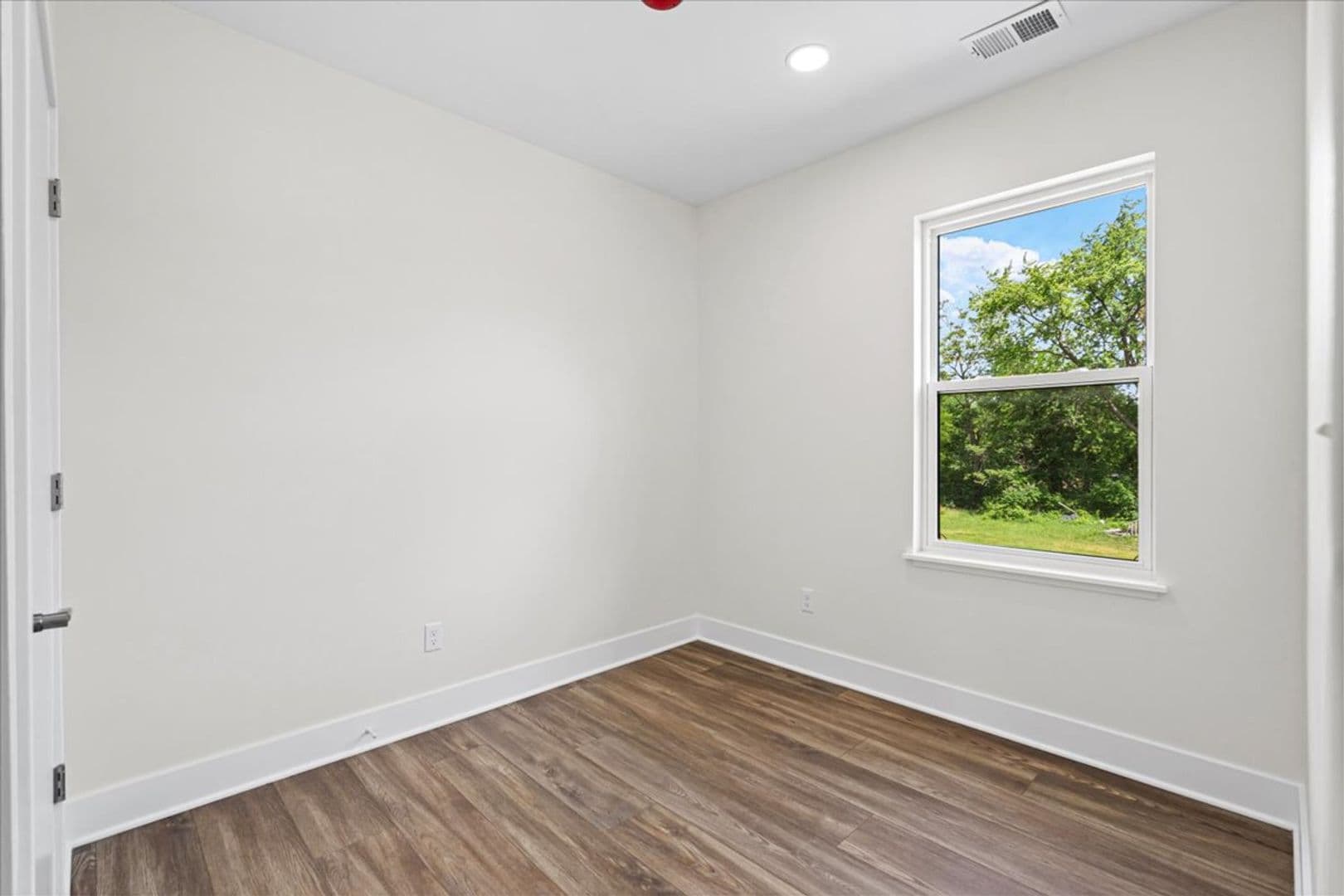 Detroit Apartment: 4735 Rohns