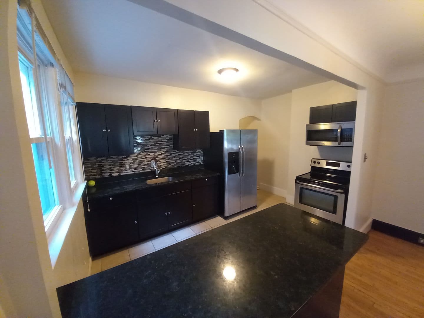 Grosse Pointe Park Apartment: 837 Beaconsfield Ave