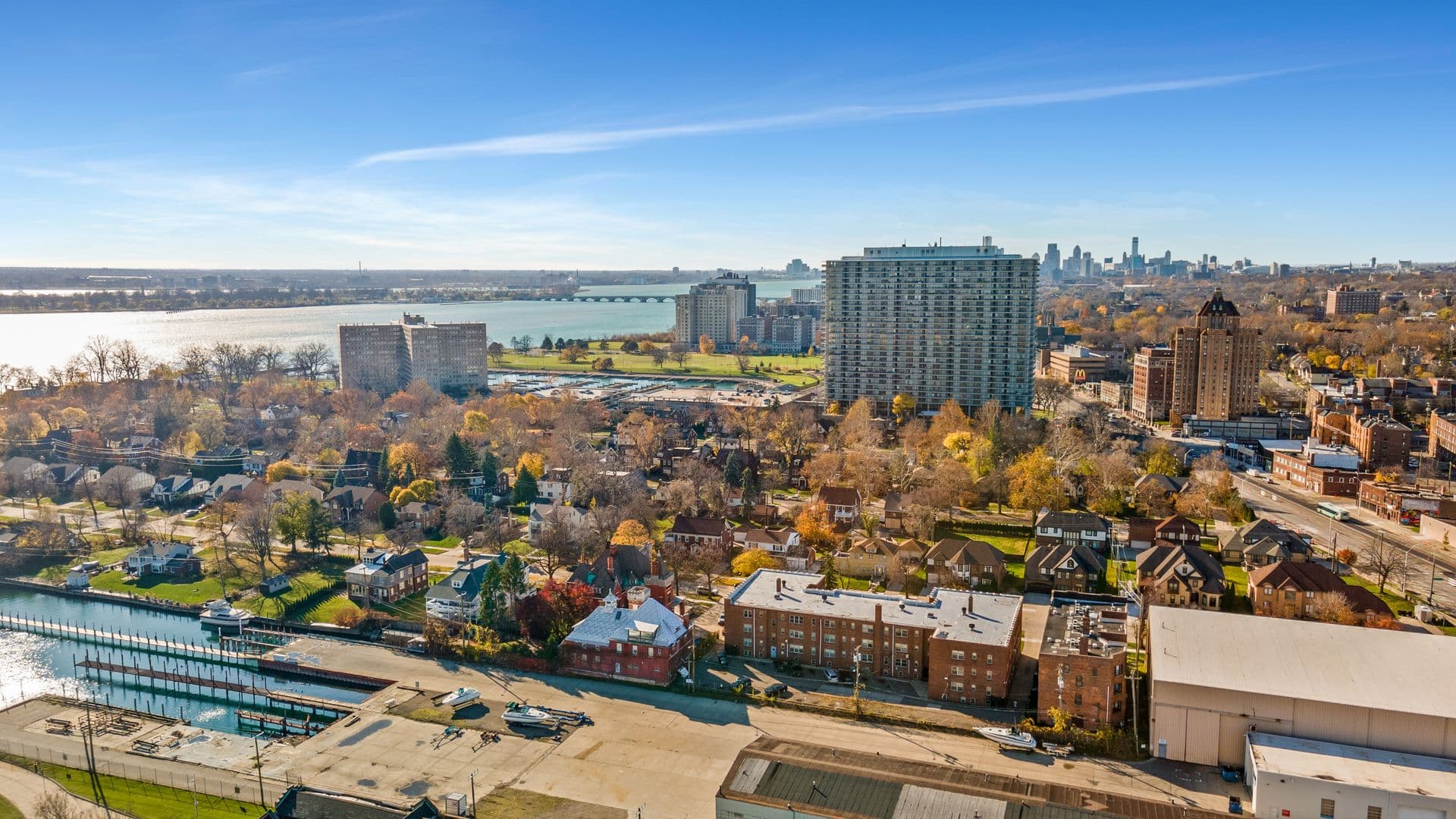 Detroit Apartment: 550 Parkview