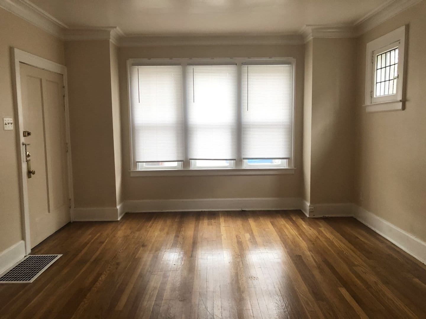 Grosse Pointe Park Apartment: 1110-16 Maryland