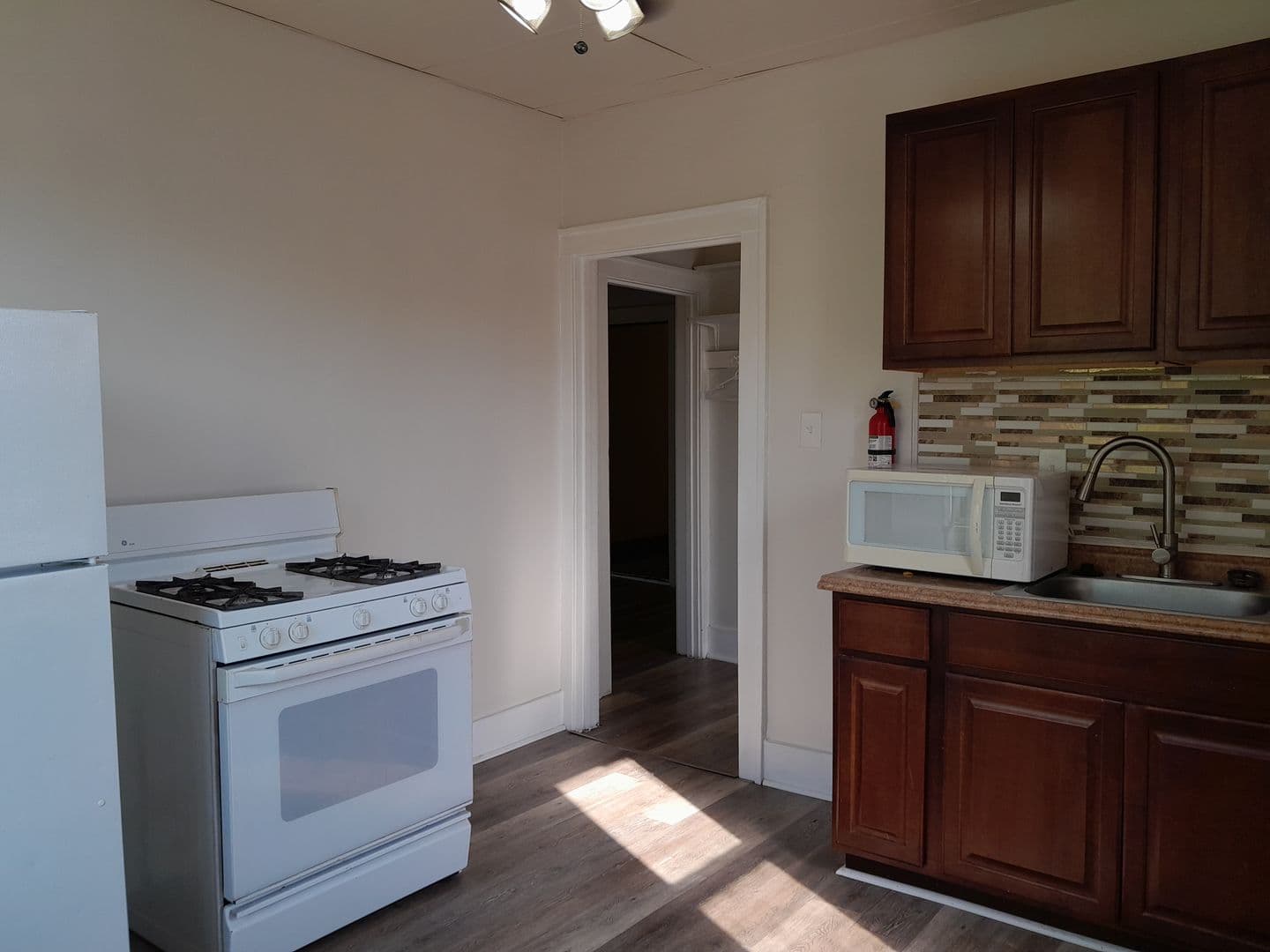 Grosse Pointe Park Apartment: 1178 Beaconsfield Ave