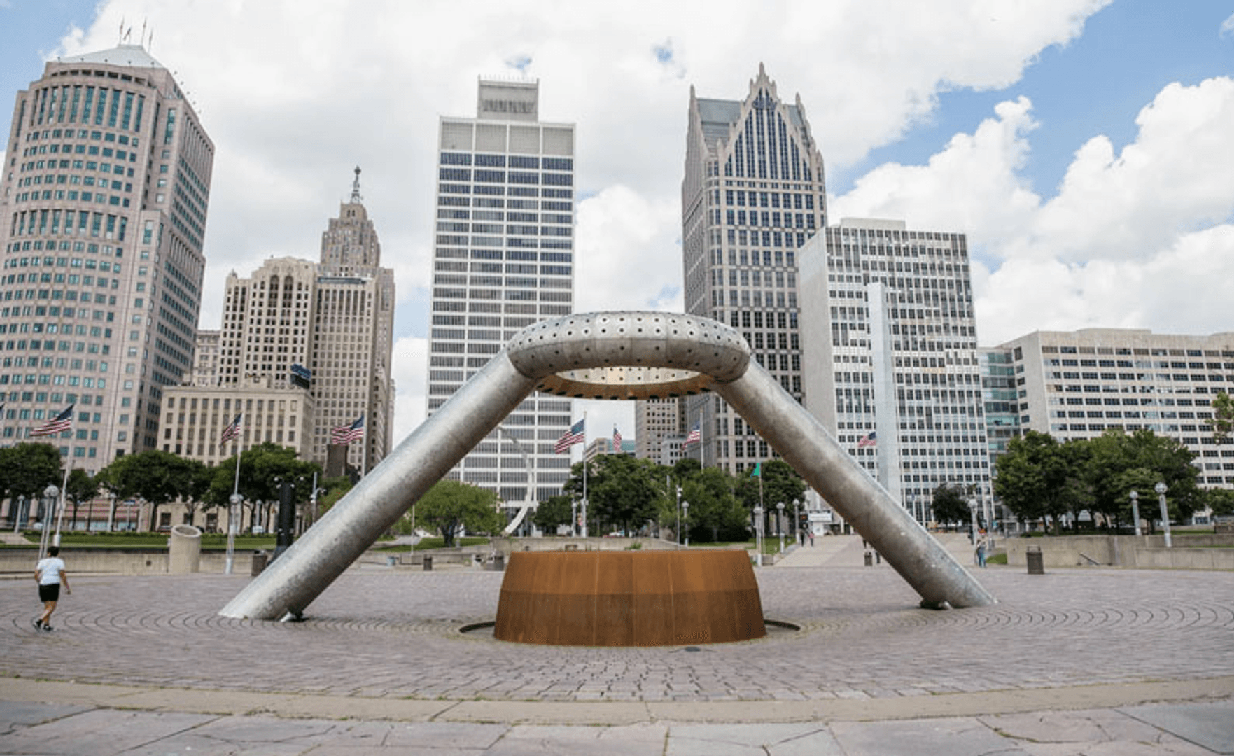 Detroit Apartment: 550 Parkview
