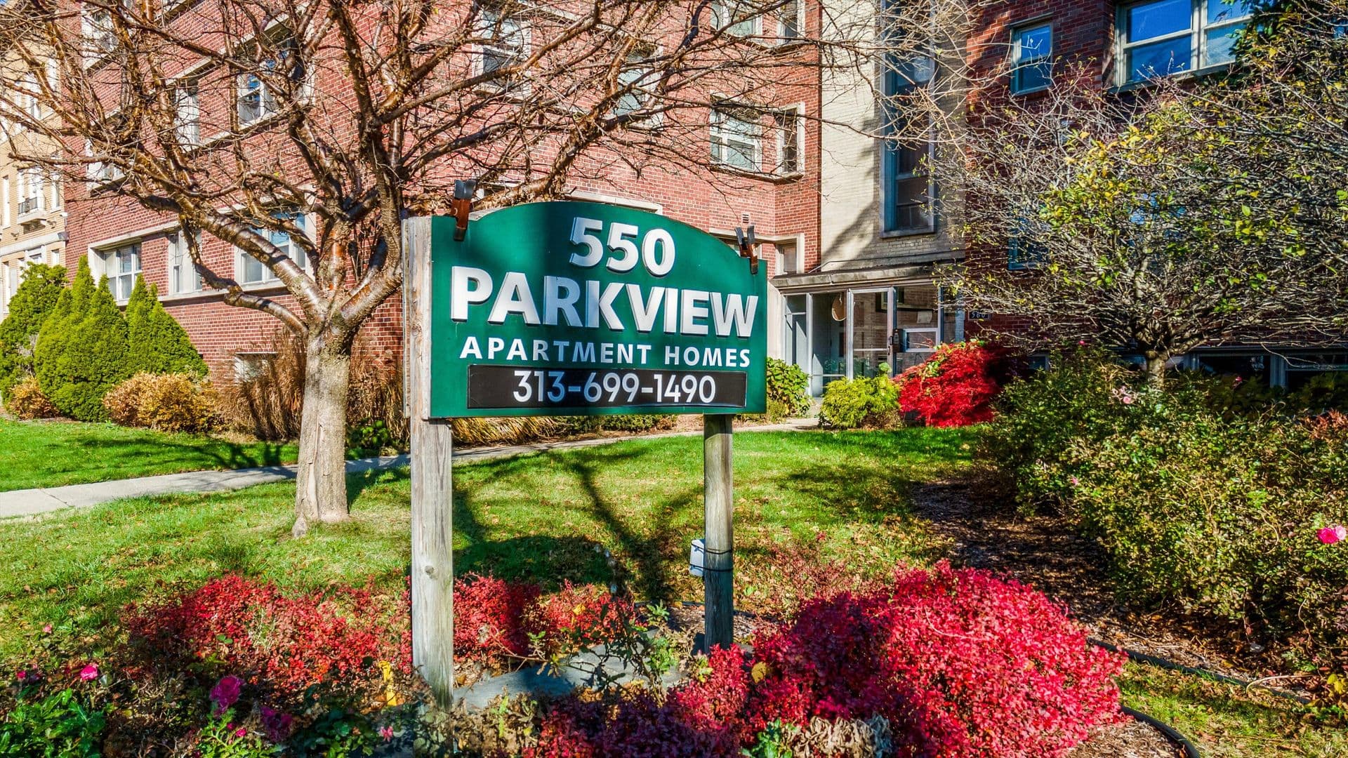 Detroit Apartment: 550 Parkview