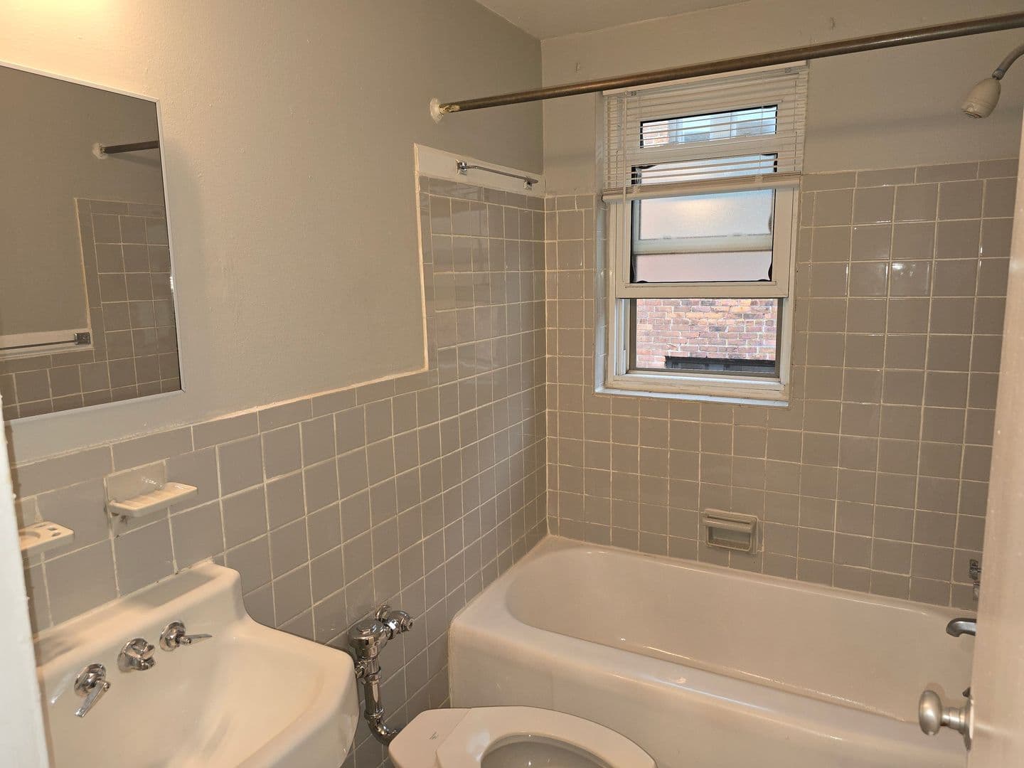 Detroit Apartment: 550 Parkview