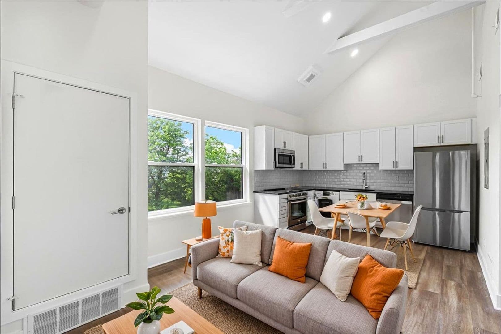 Detroit Apartment: 4735 Rohns
