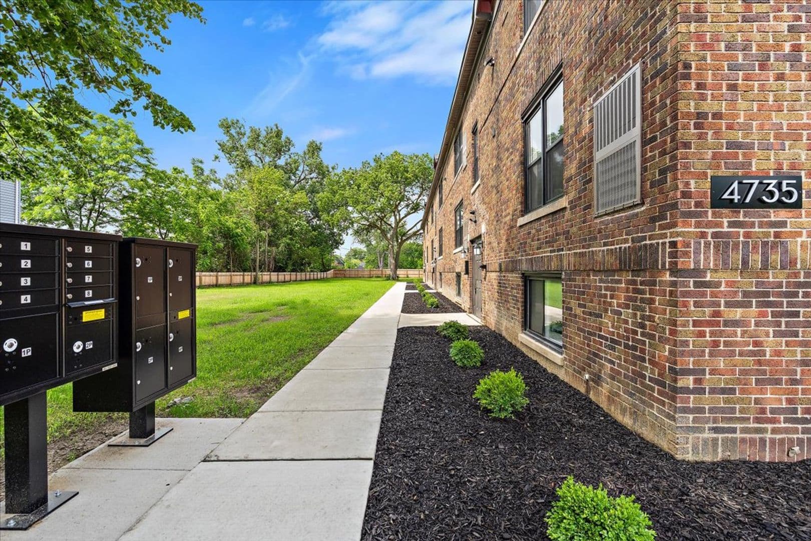 Detroit Apartment: 4735 Rohns