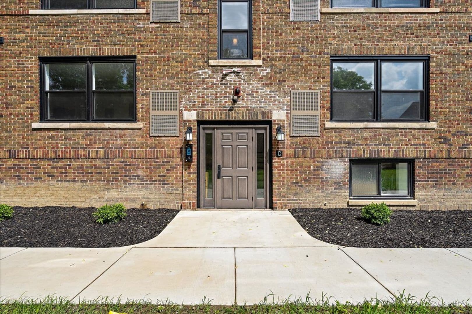 Detroit Apartment: 4735 Rohns