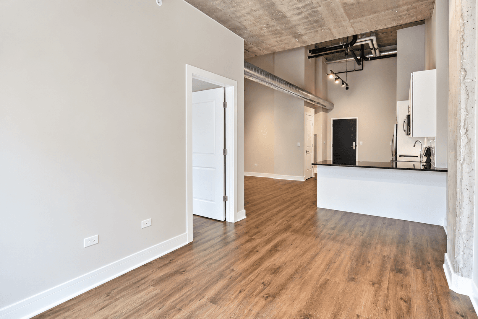 Chicago Apartment: 3817 - 45 N. BROADWAY ST