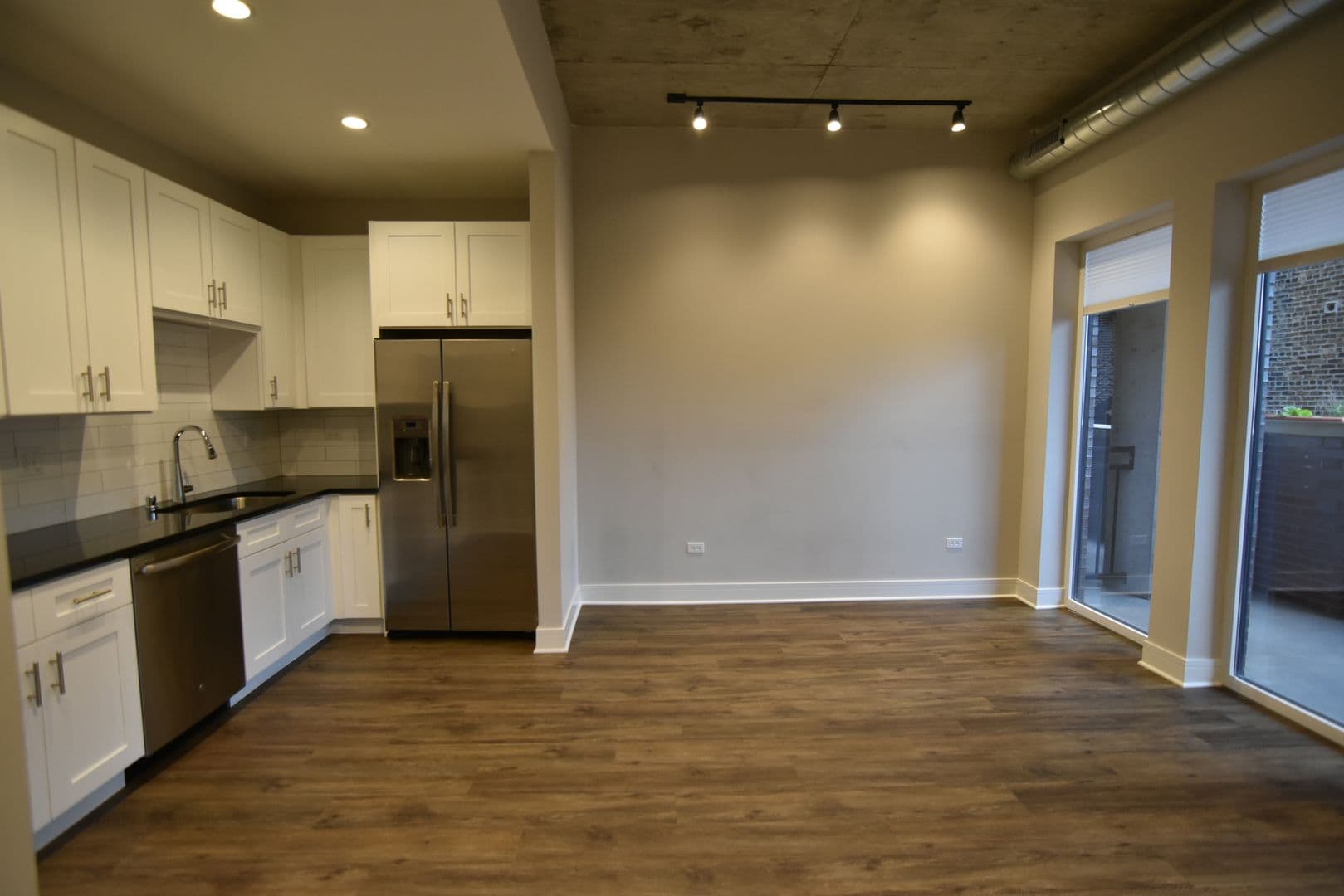 Chicago Apartment: 3817 - 45 N. BROADWAY ST