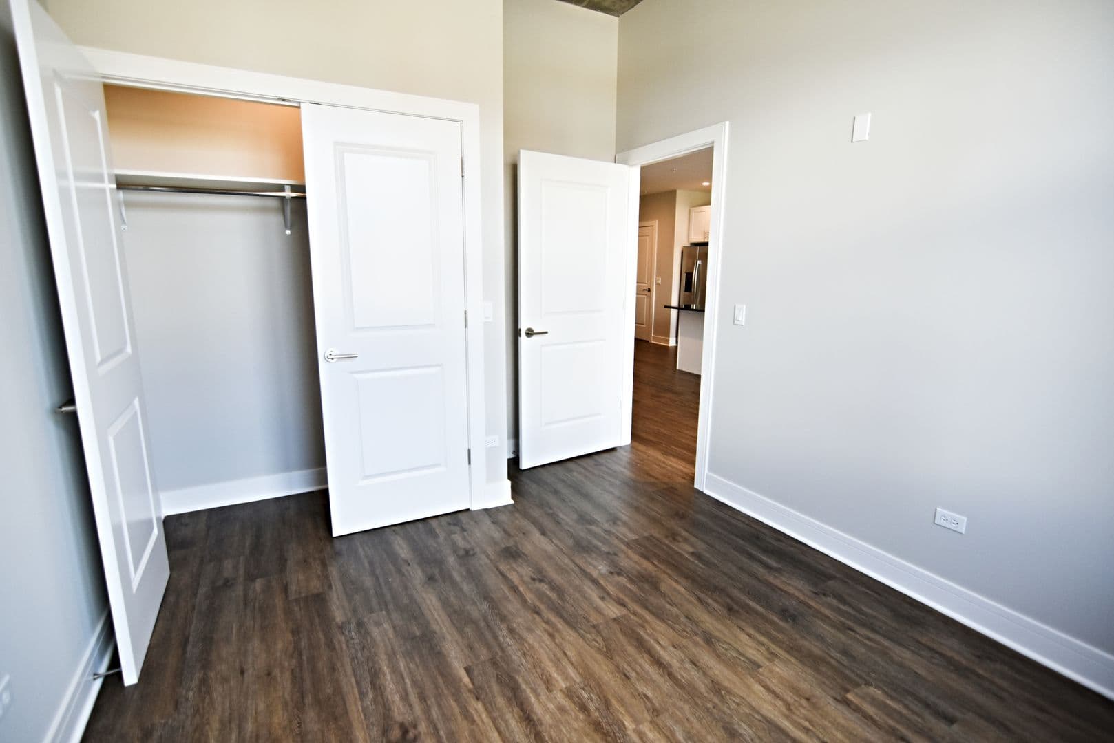 Chicago Apartment: 3817 - 45 N. BROADWAY ST