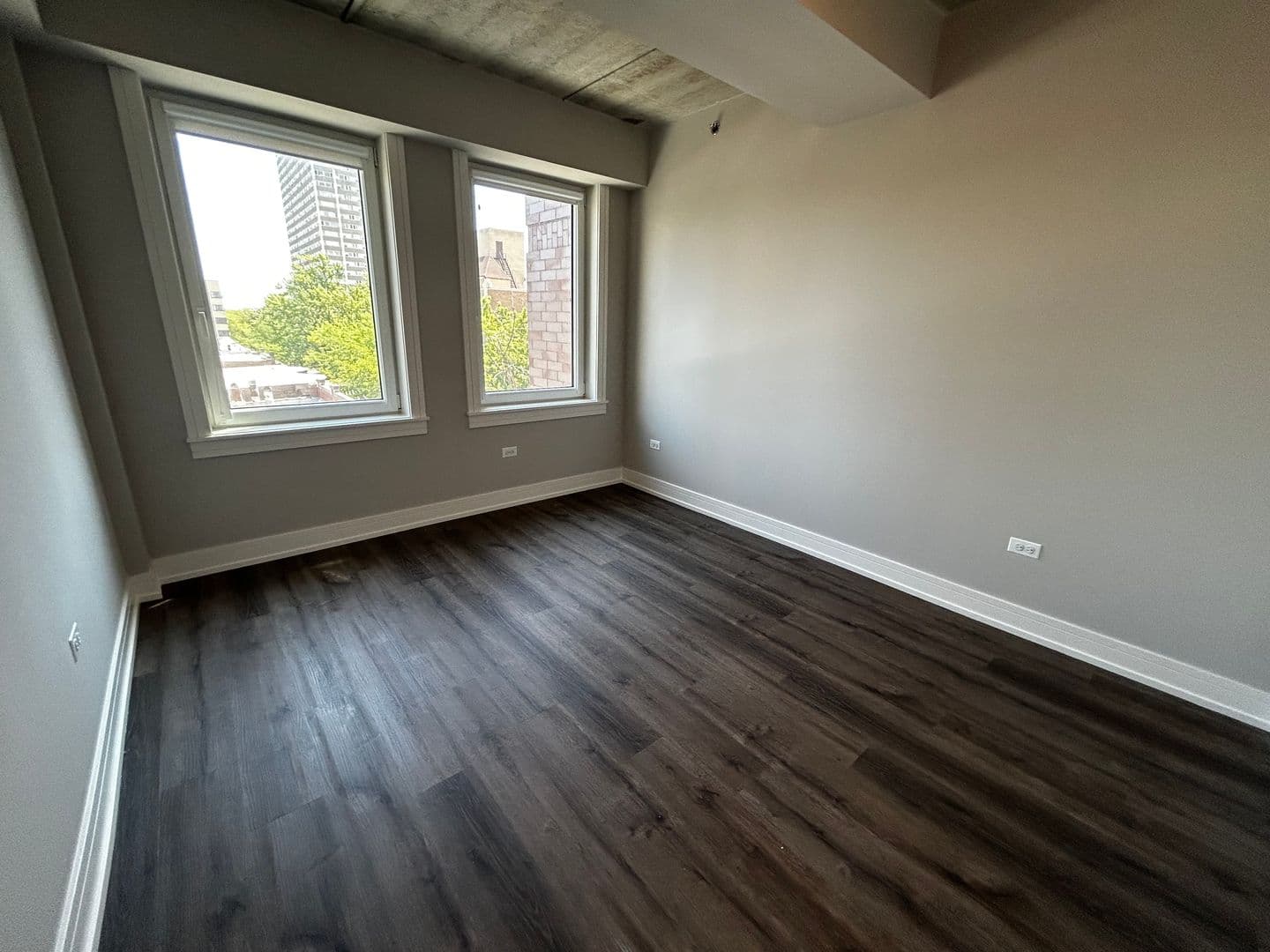 Chicago Apartment: 952 W. Carmen Ave.