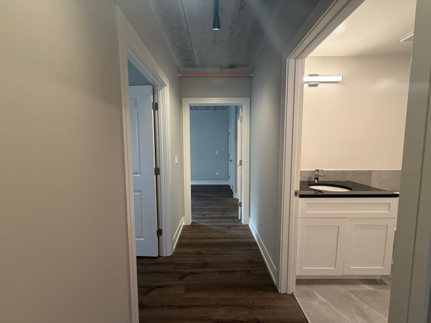 Chicago Apartment: 952 W. Carmen Ave.
